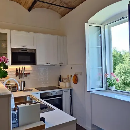 Losinj Old Town Heritage Apartment